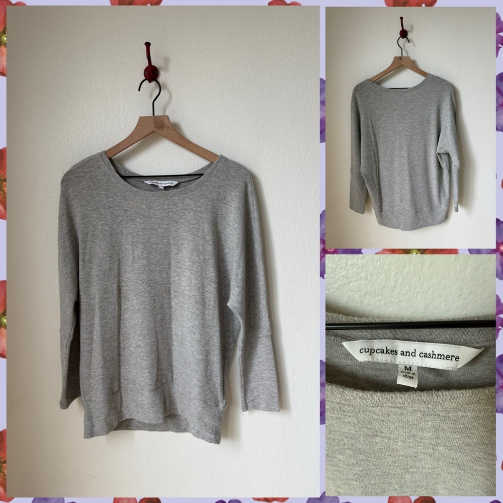 Cupcakes & Cashmere Light Gray Knit Top, size small